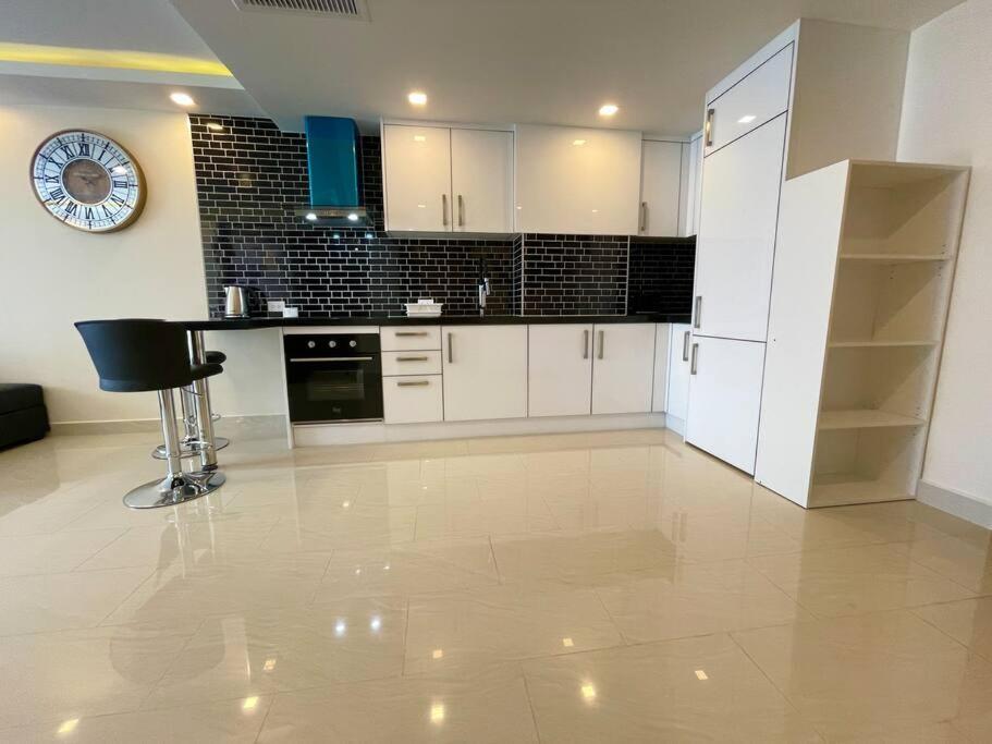 Large Luxury, Pool View, Grand Avenue, Pattaya - 202 Leilighet Eksteriør bilde